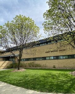 EIU. Health Services, student medical clinic